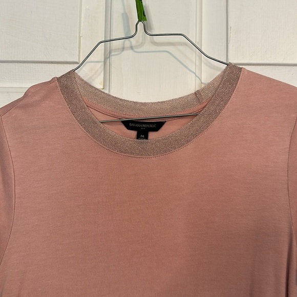 Banana Republic pink top with sparkle neckline band size medium - Picture 2 of 3